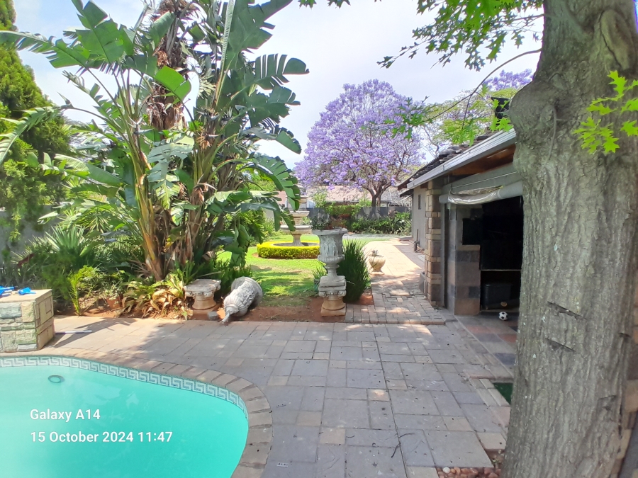 6 Bedroom Property for Sale in Protea Park North West